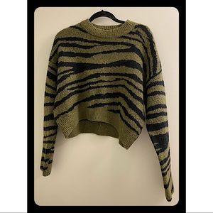 Kendall & Kylie Cropped Zebra Animal Sweater, M